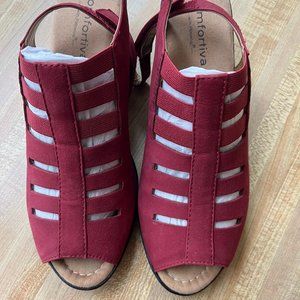 Comfortiva Faye Sandals